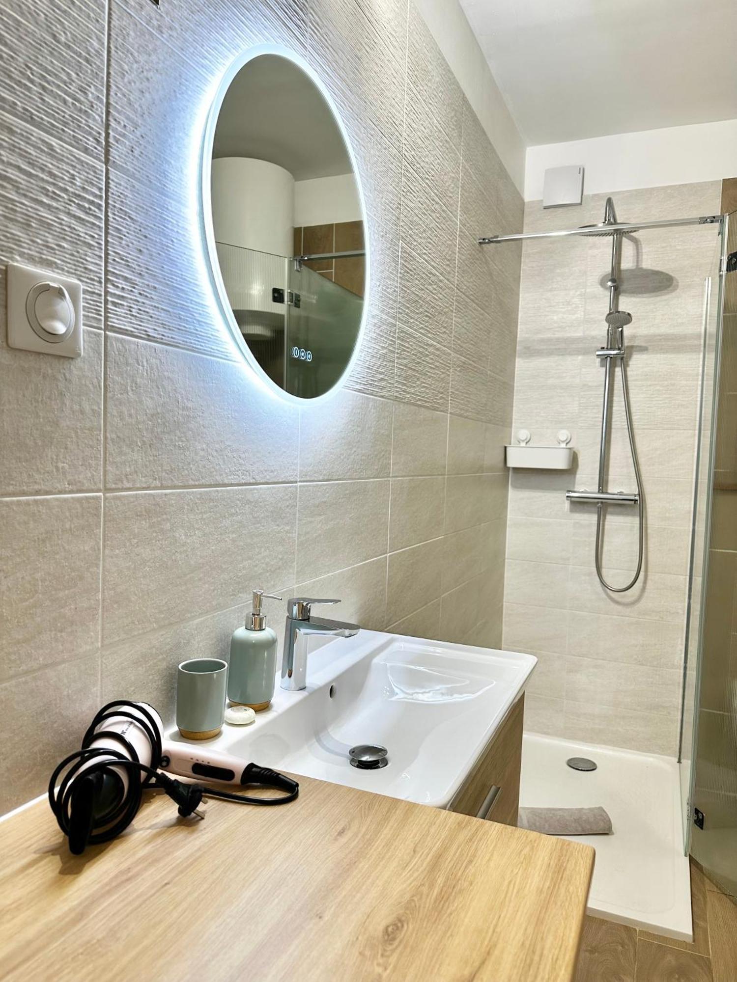 Cocon Lumineux A Ajaccio Avec Parking & Ac Appartement
